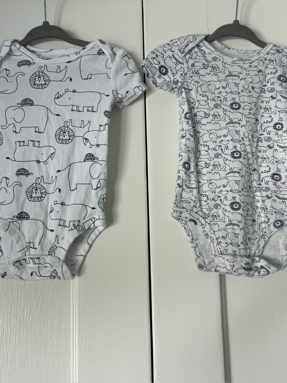 Carter’s Zoo Safari Animal Print Baby Cotton White Bodysuit Set Size 3-6 Months
